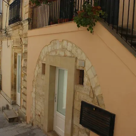 Baroni Giampiccolo Suite Ragusa Exterior photo